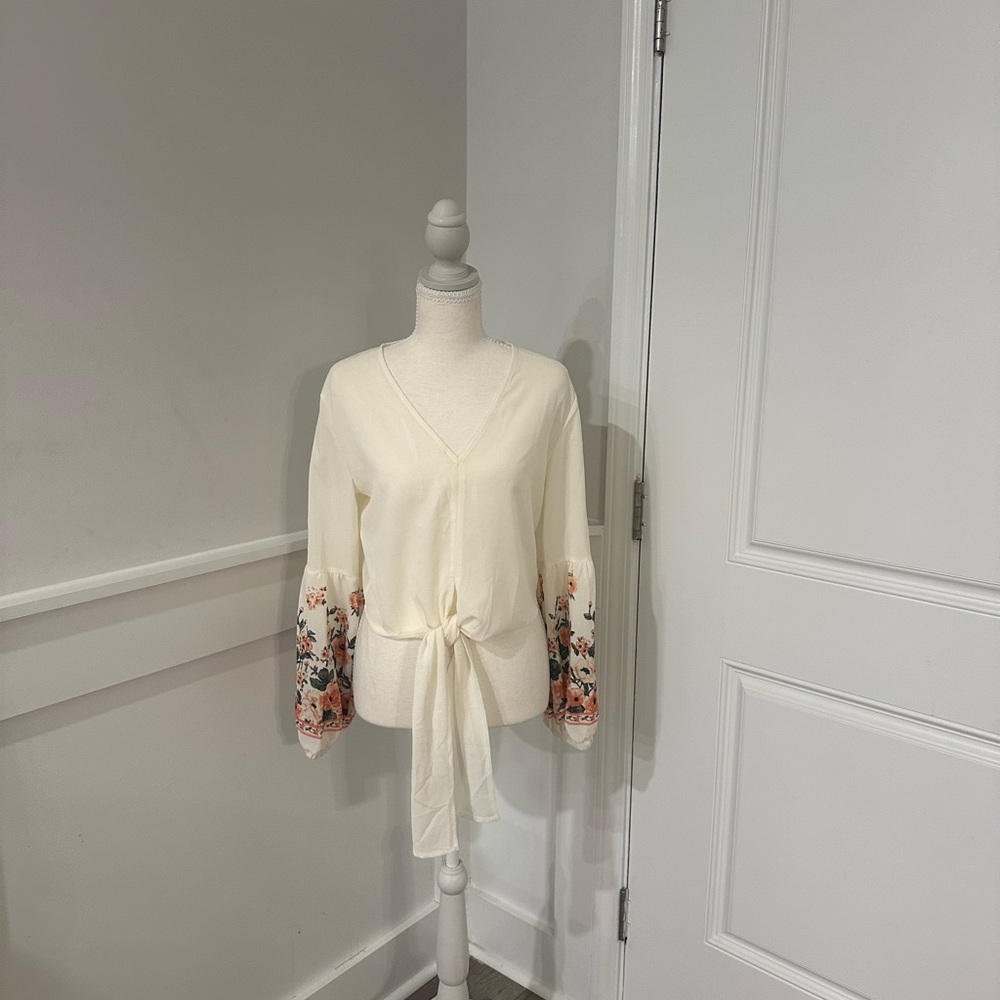 Cottagecore feminine Bojo Cream Crop Blouse with Floral Sleeves